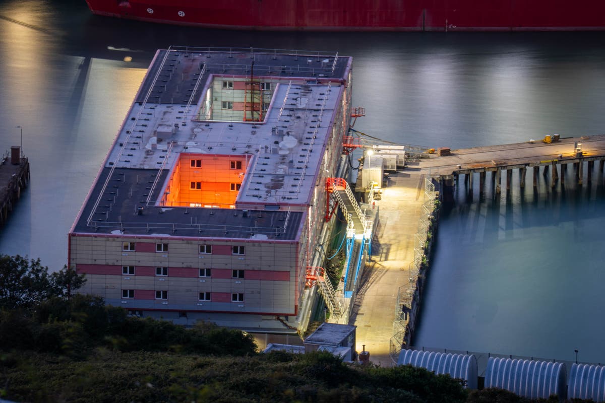 Asylum seekers could be housed on Bibby Stockholm barge as soon as Monday despite safety concerns