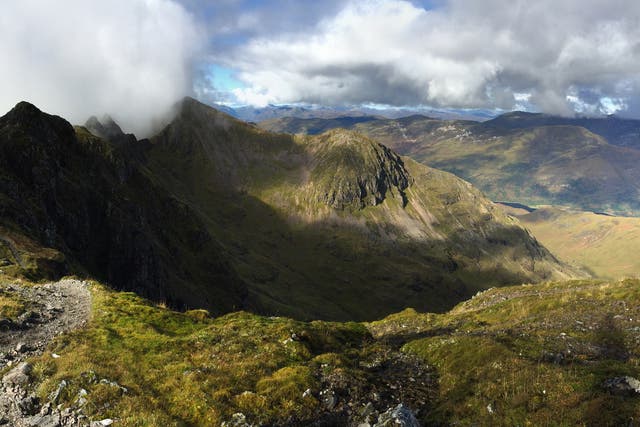 <p>Three hikers were found dead on a mountain ridge in <a href="/topic/scotland">Scotland</a></p>