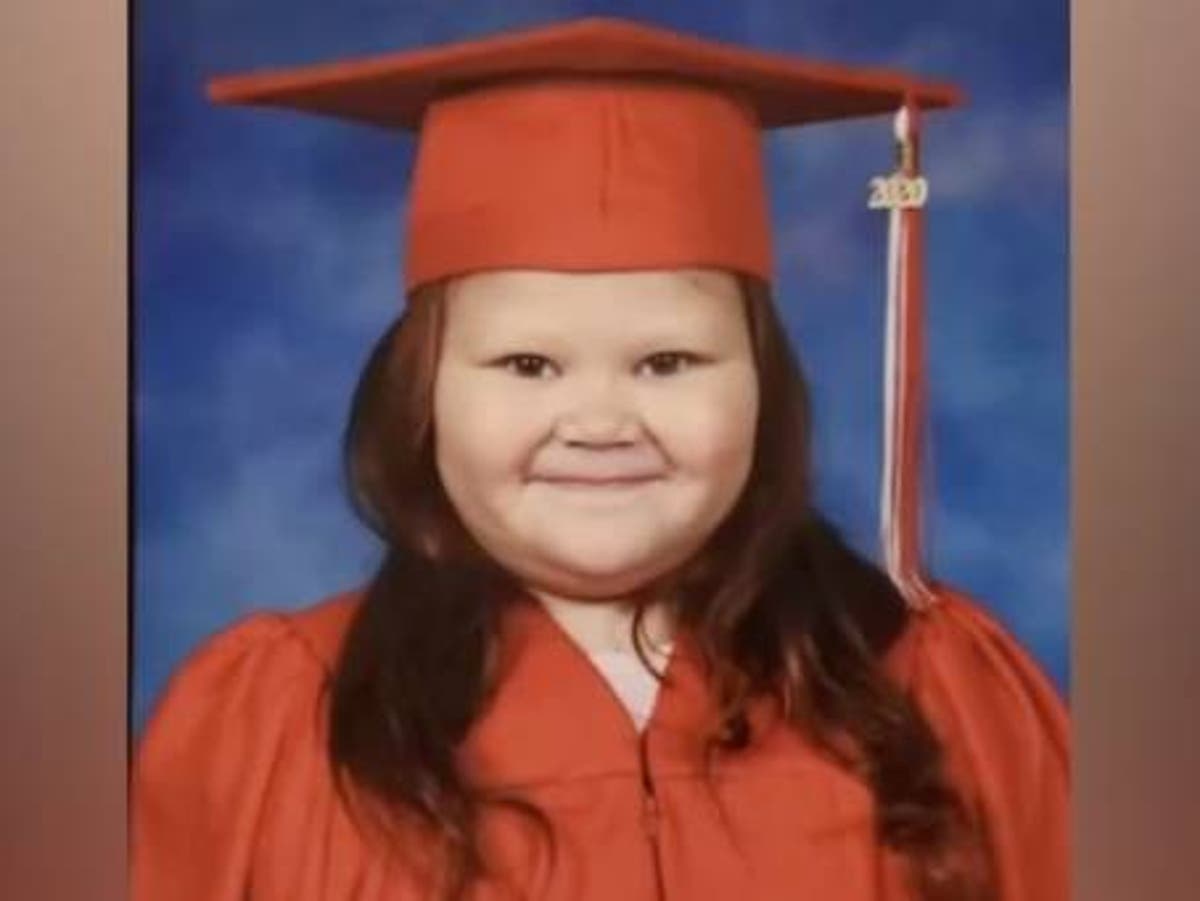 Chicago girl, 8, shot dead while riding scooter by man complaining about children making noise, police say Chicago girl, 8, shot dead while riding scooter by man complaining about children making noise, police say