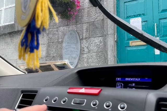 <p>Powerful moment Irish radio stations play Sinead O’Connor’s Nothing Compares 2 U in sync for her funeral.</p>