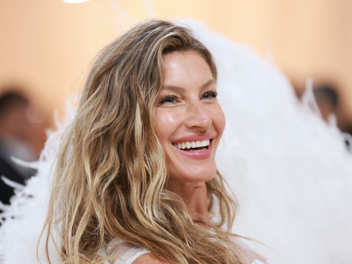 Brazilian top model Gisele Bundchen hosts the new Louis Vuitton