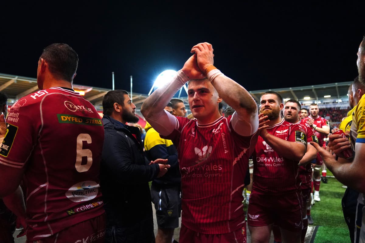 Scarlets&rsquo; Joe Roberts set for debut in much-changed Wales team for England clash