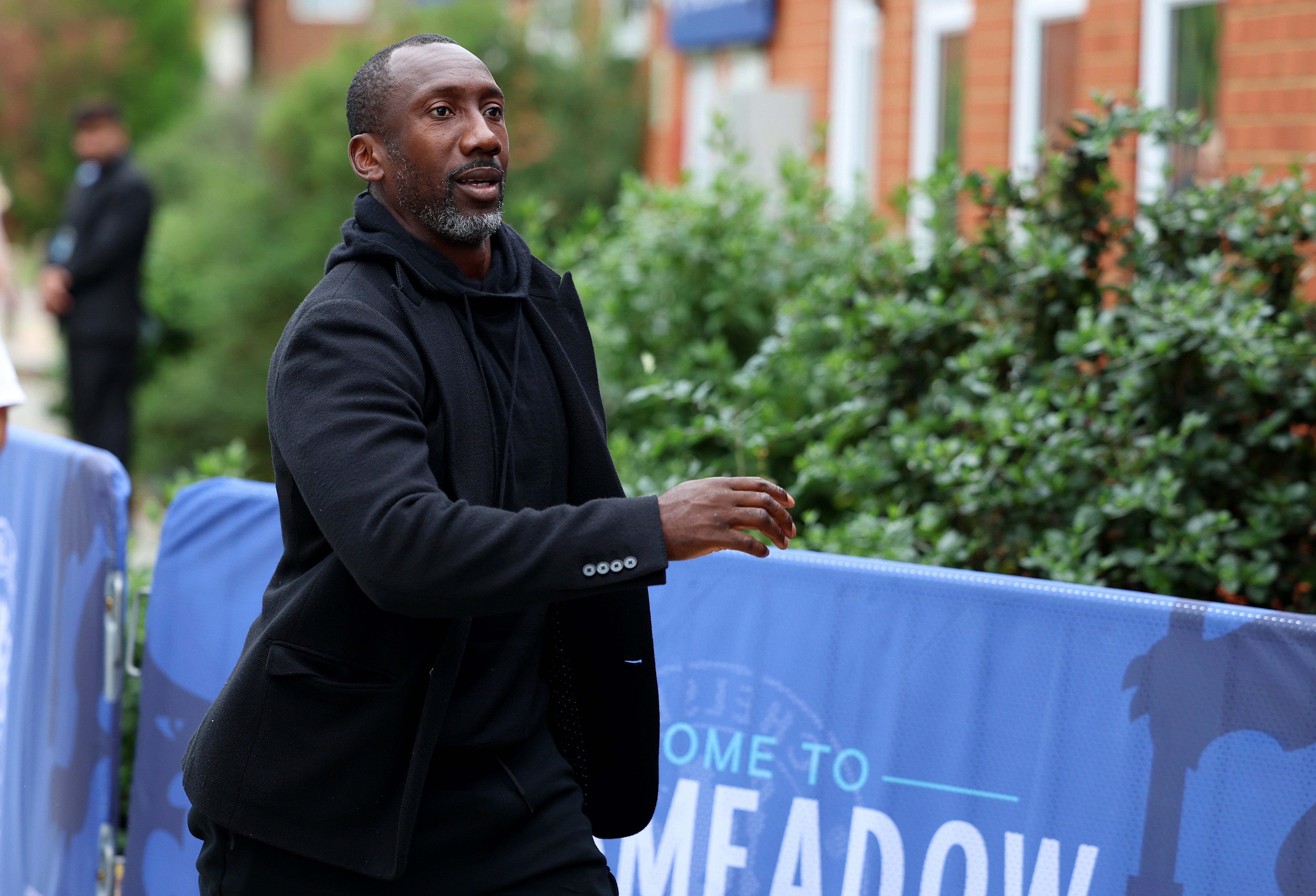 Former Netherlands and Chelsea football player Jimmy Floyd Hasselbaink complained in 2020 about the same display