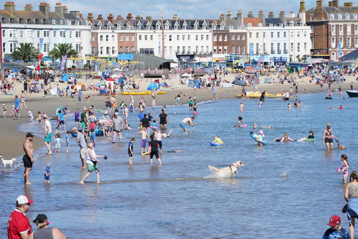 Short-lived taste of summer for UK before unsettled weather returns – Met Office Short-lived taste of summer for UK before unsettled weather returns – Met Office