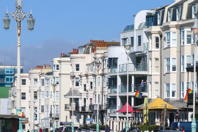 <p>Find yourself at Brighton seafront? Turn left </p>