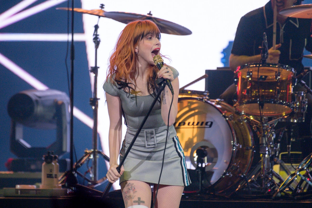 Paramore cancels U.S Tour: Paramore cancels This is Why U.S. Tour due to lead  singer Hayley Williams' illness - The Economic Times