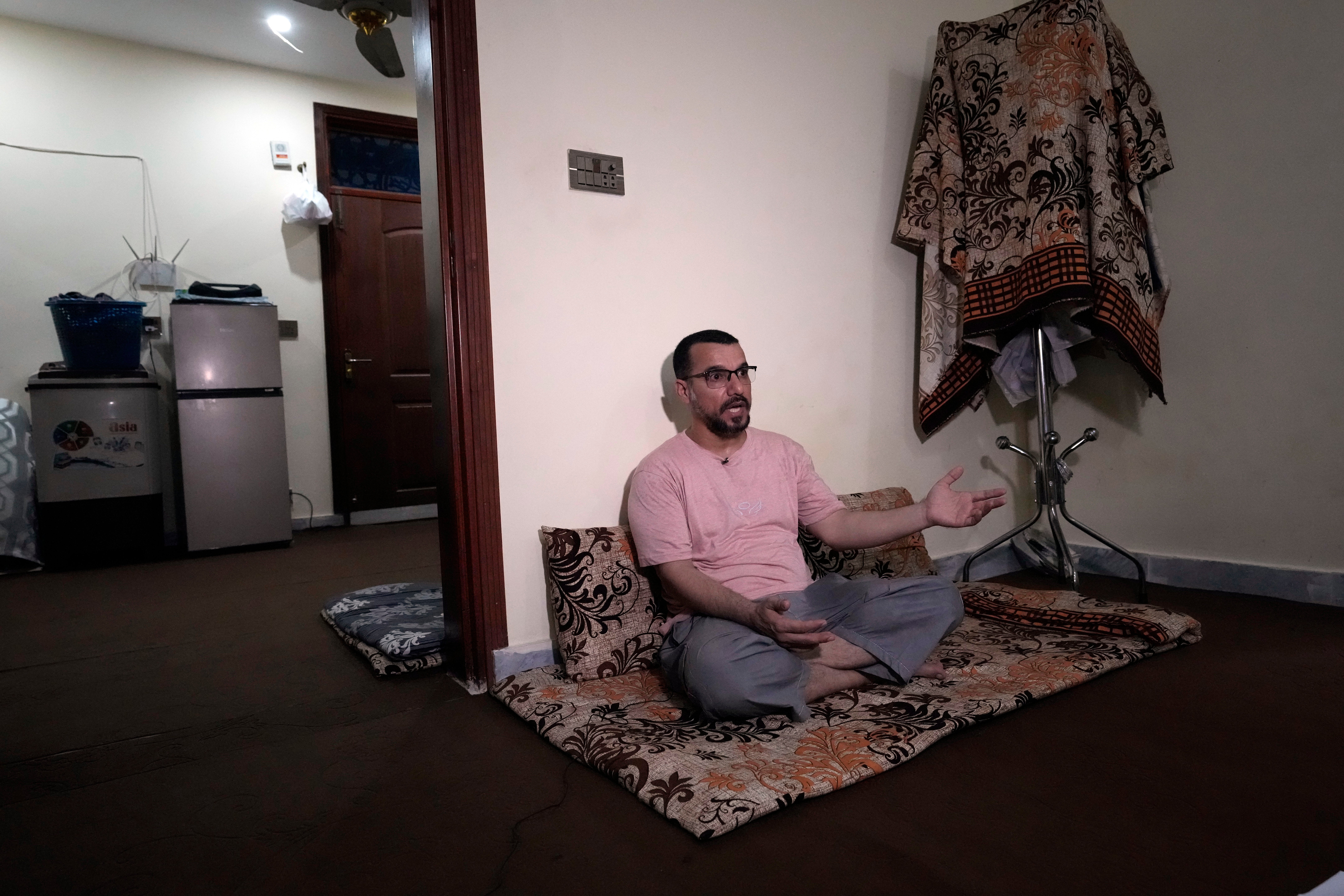 Afghans Waiting to Emigrate