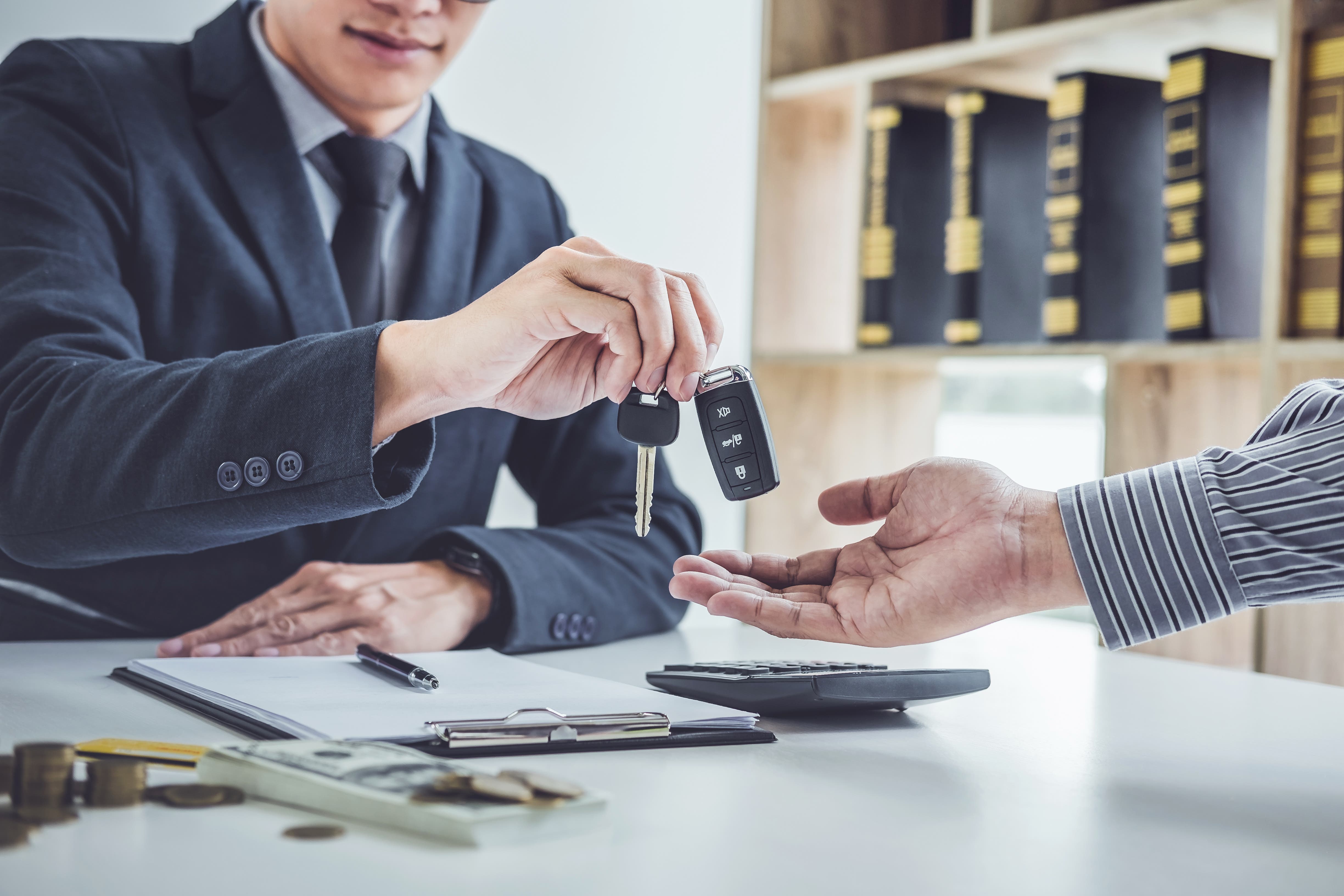 How to get the best car insurance deal - experts weigh in - Vimarsana News
