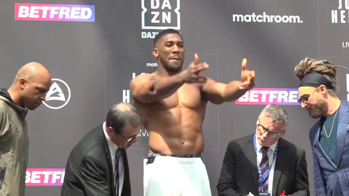 Anthony Joshua weighs in ahead of bout against Robert Helenius 