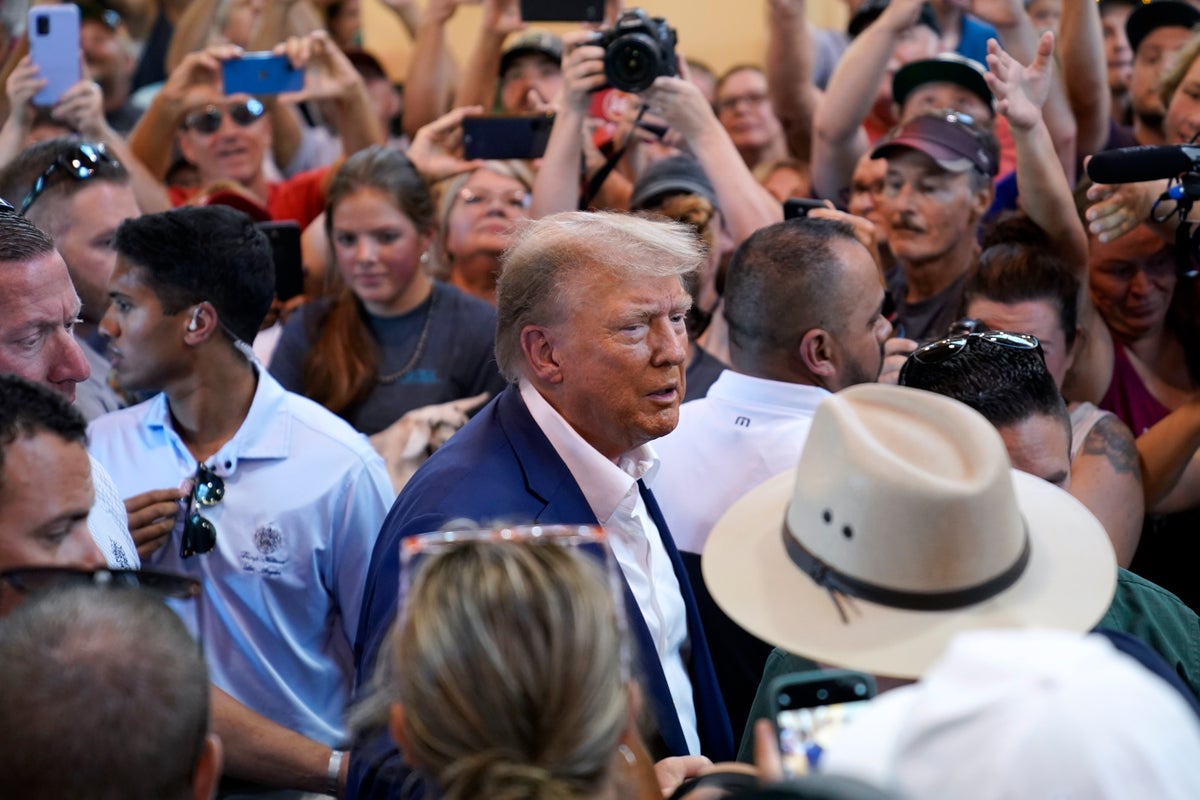 Trump wildly inflates size of crowd at Iowa State Fair