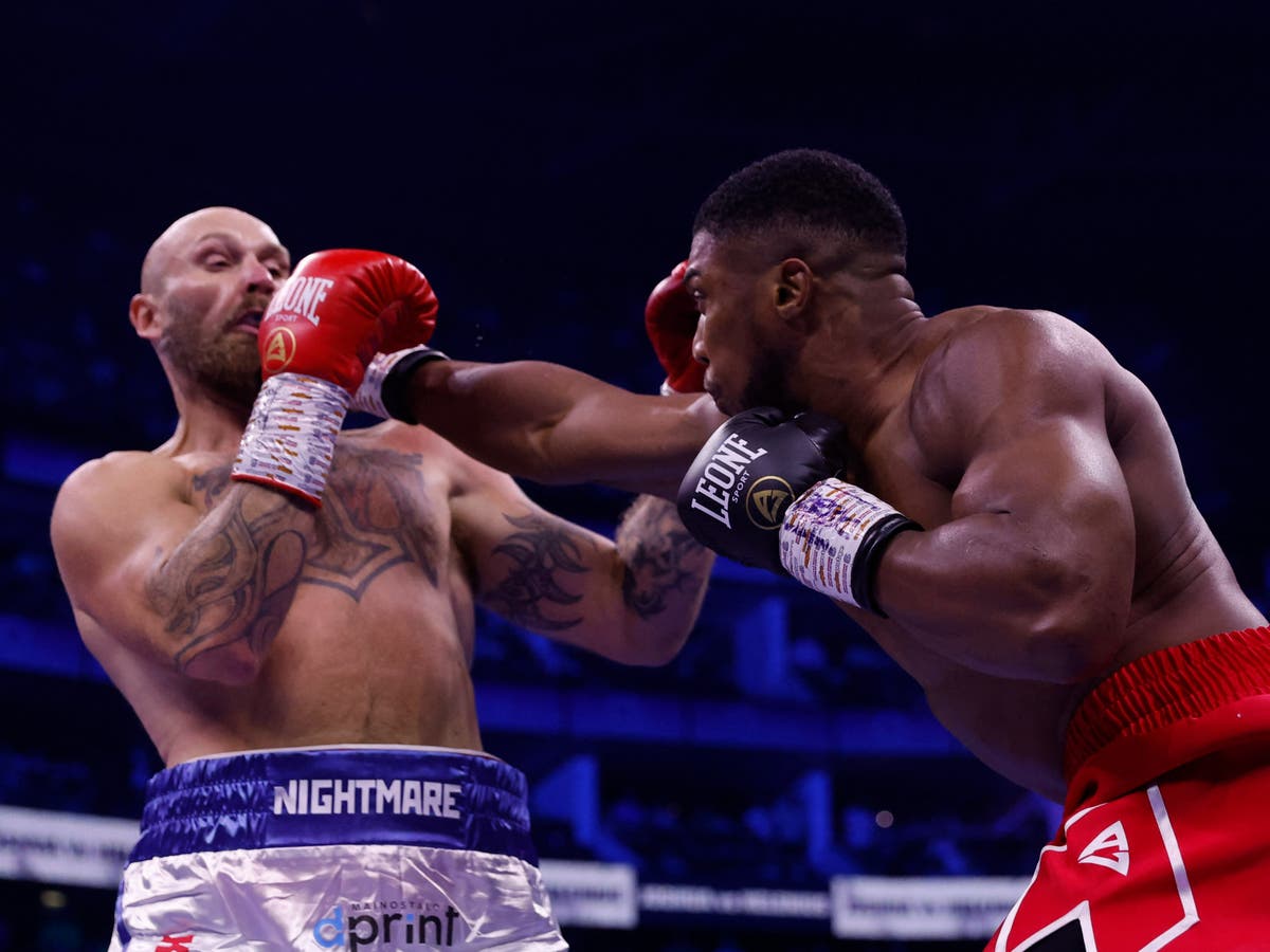 Tyson Fury promoter Frank Warren hits out at &lsquo;boring&rsquo; Anthony Joshua performance