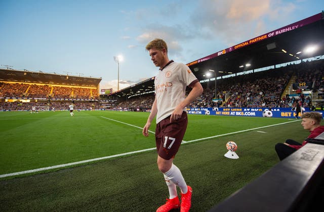 <p>Kevin De Bruyne limps away with another hamstring injury</p>