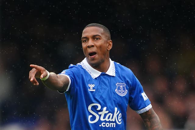 Everton’s Ashley Young believes his vast experience can help turn things around at the club (Peter Byrne/PA)