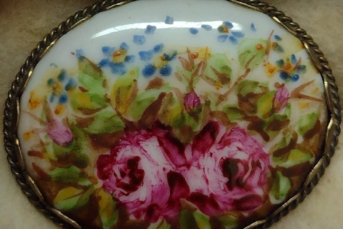 Brooch created by craftsman who made ceramics for royals goes on display