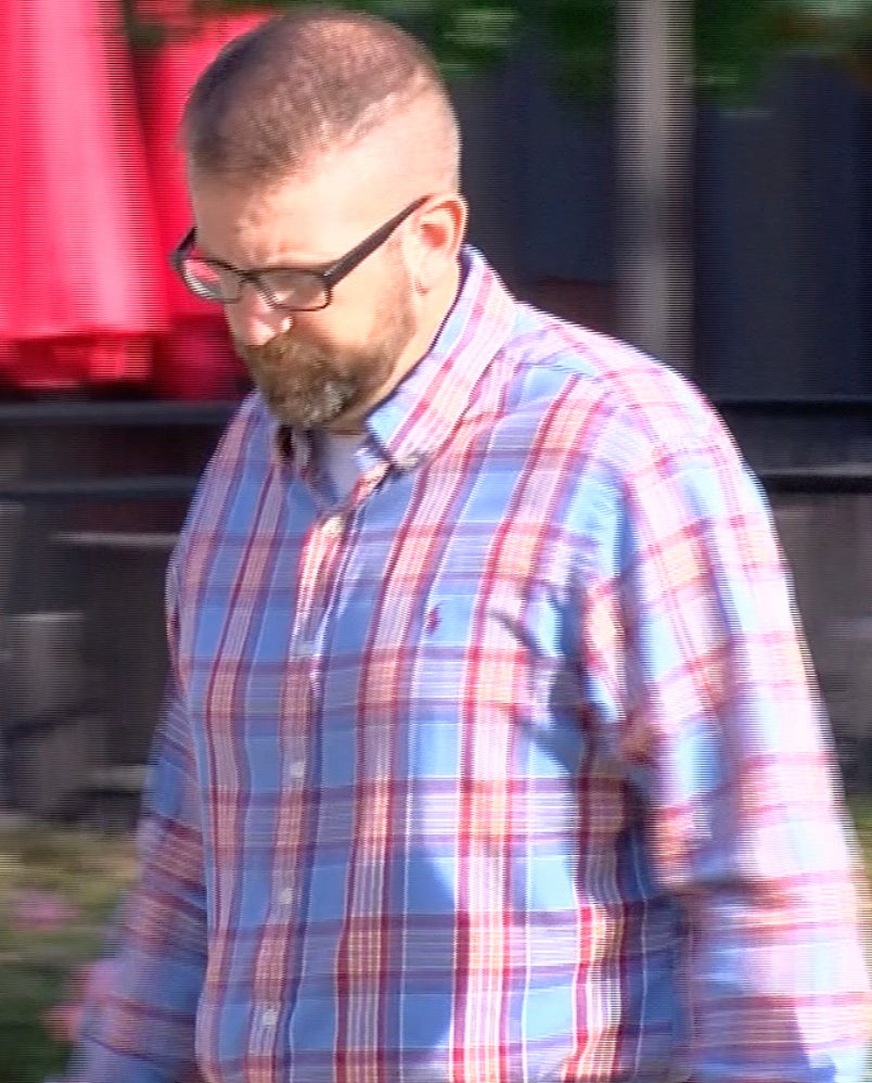 Jeffrey Middleton, a former sheriff’s deputy in Rankin County, Miss., walks into the federal courthouse