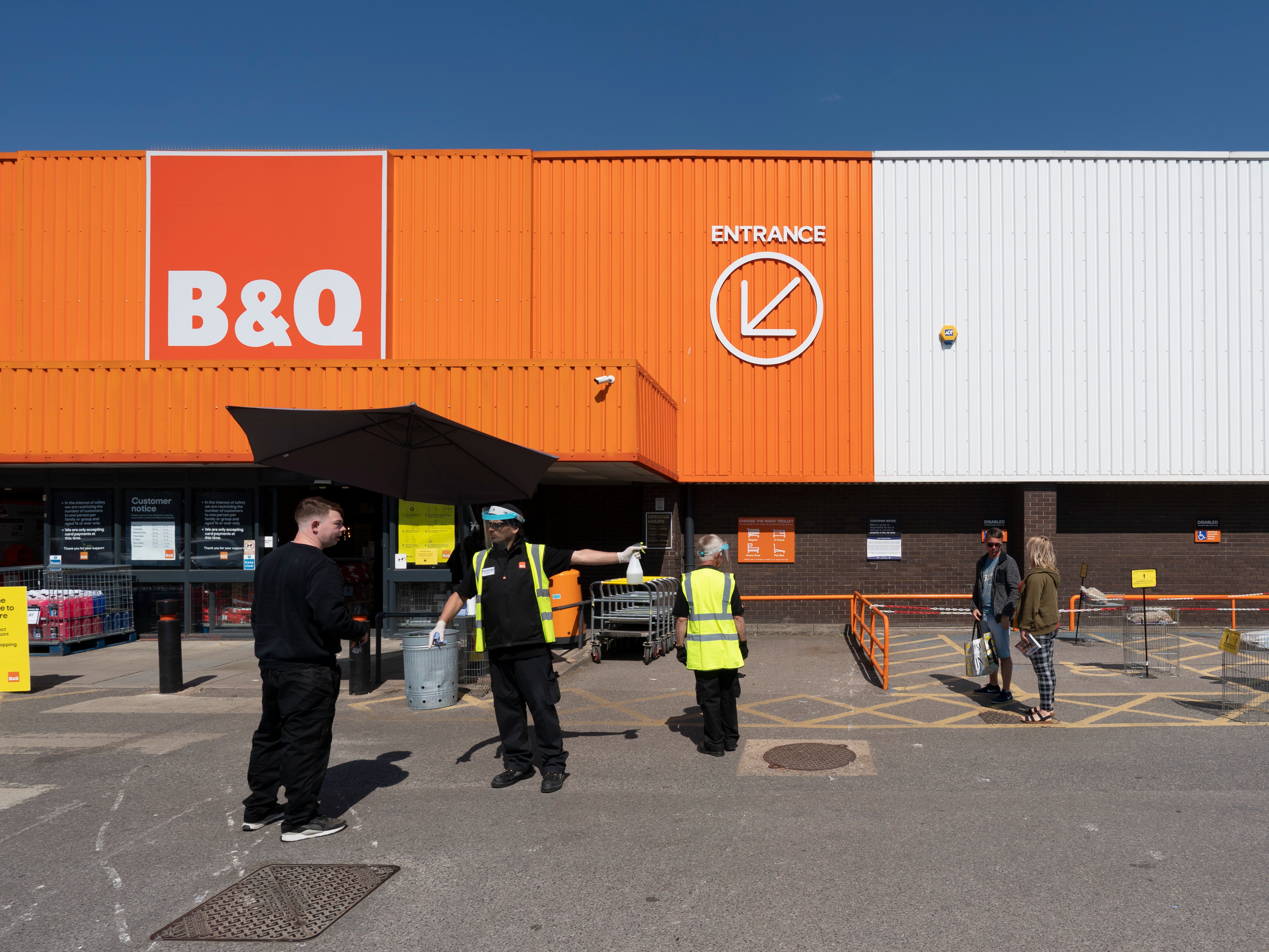 An advert for a radiator cover on B&Q’s retail website diy.com sparked backlash online, after a shopper noticed two ‘white supremacy’ books in an accompanying visual