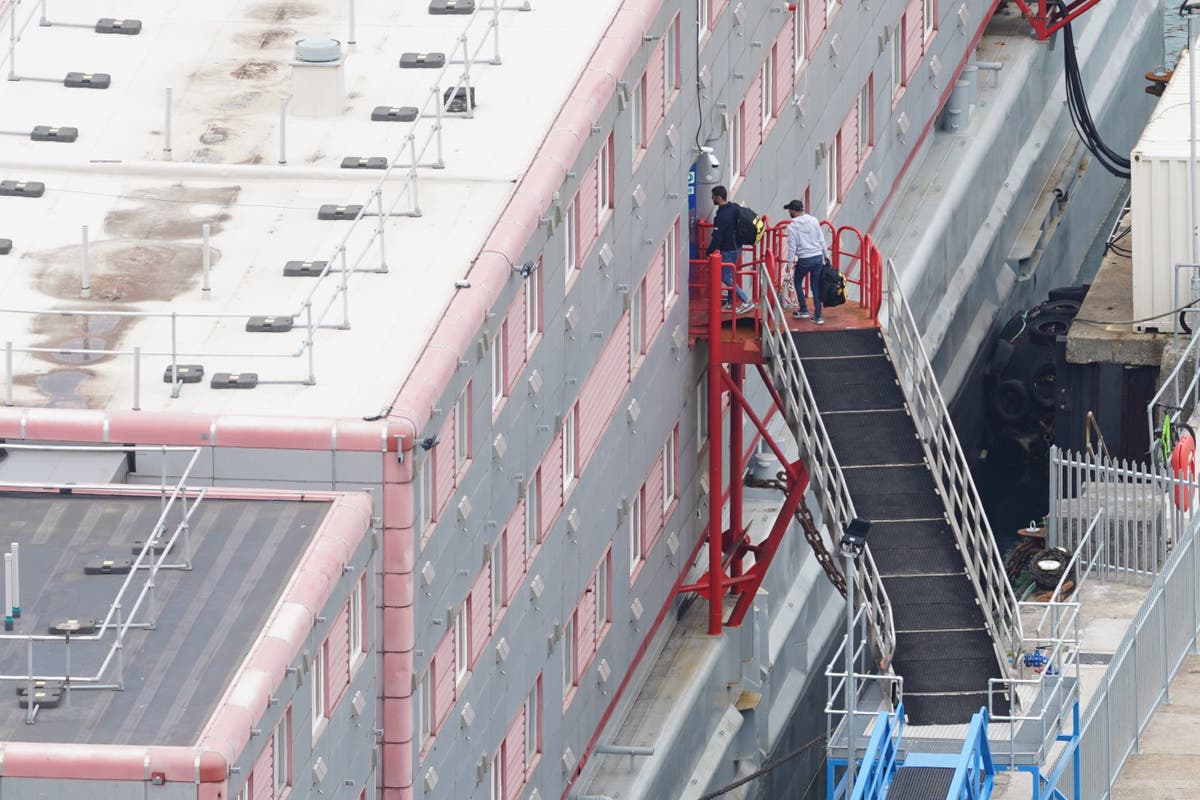 Lessons may be learned after Legionella detection on asylum seeker barge &ndash; No 10