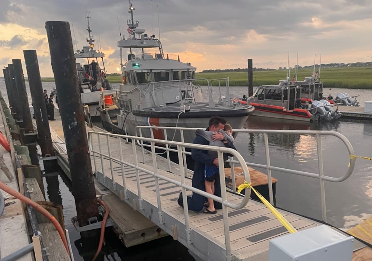 Four pleasure craft divers rescued after going missing off coast of North Carolina