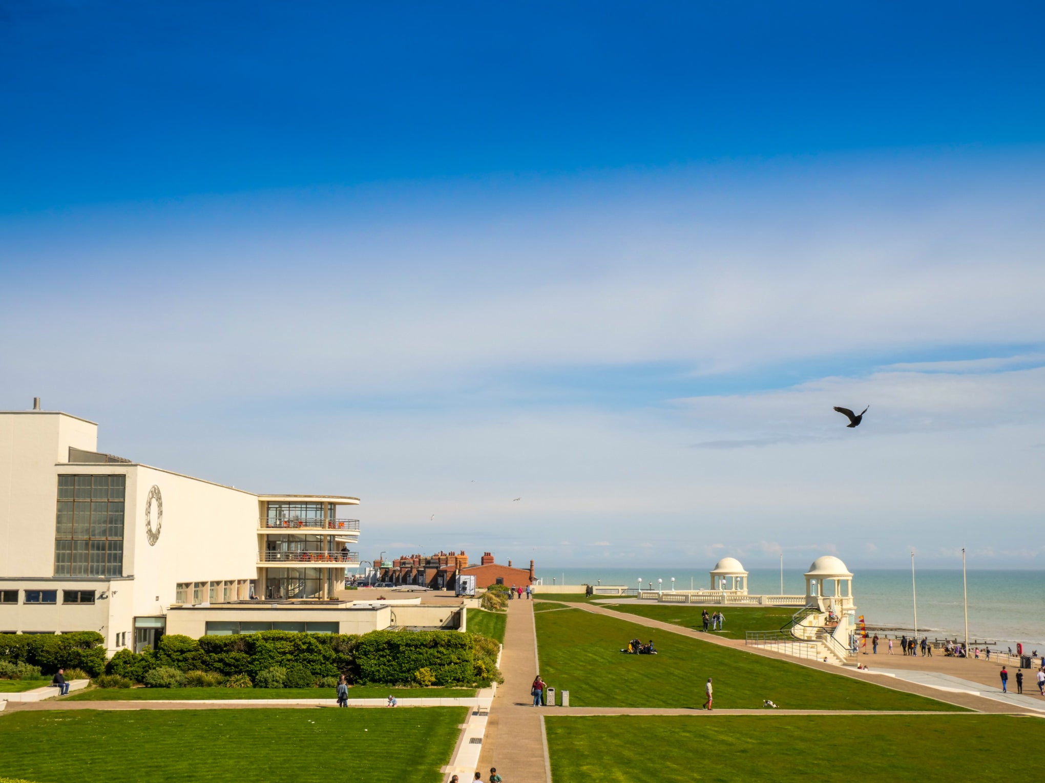 The modernist style of the De La Warr contrasts wonderfully with the natural beauty of the coastline
