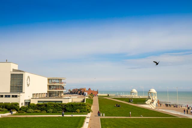 <p>The modernist style of the De La Warr contrasts wonderfully with the natural beauty of the coastline</p>