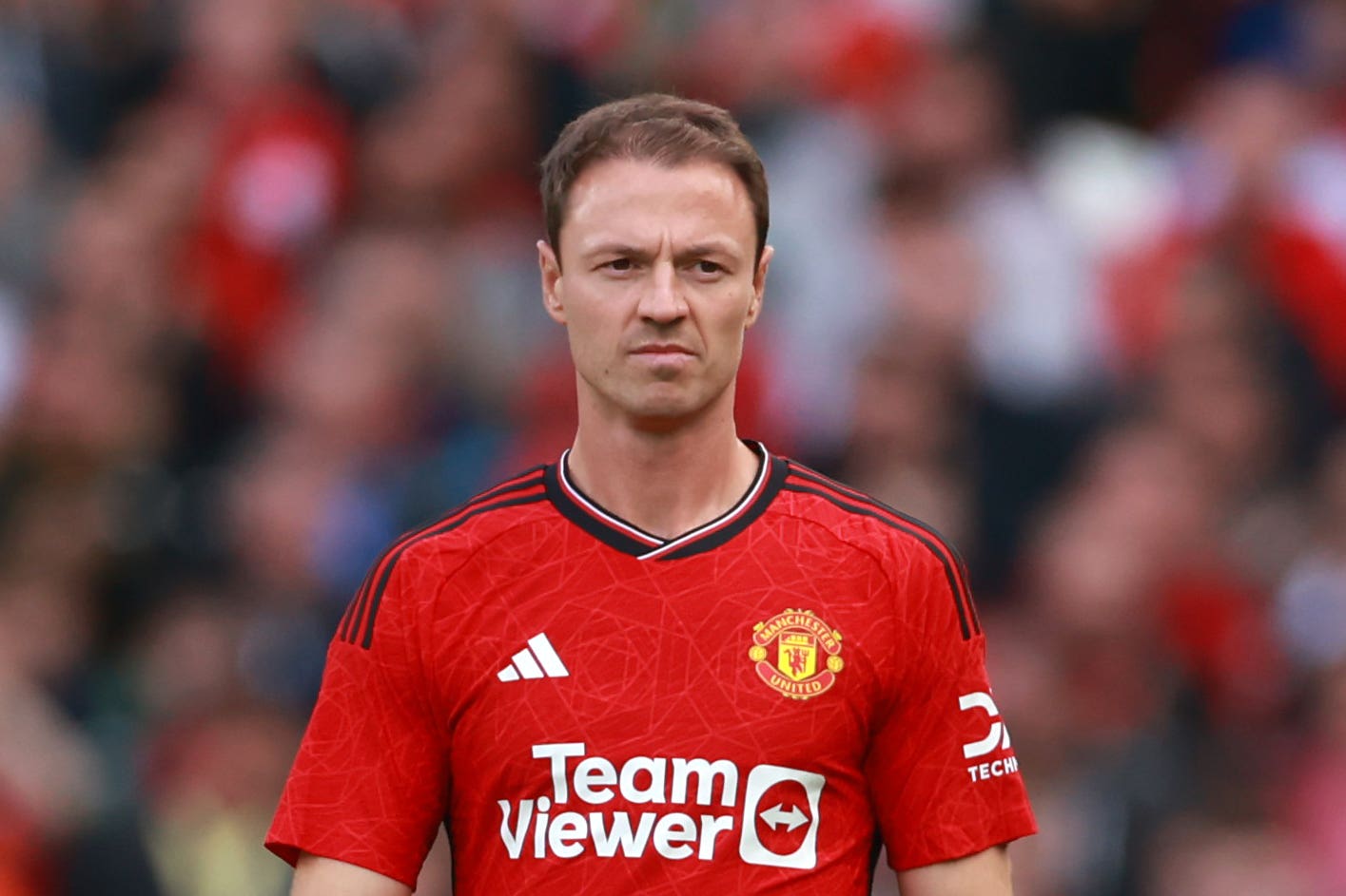  Jonny Evans and Tom Heaton are in contract negotiations with Manchester United.