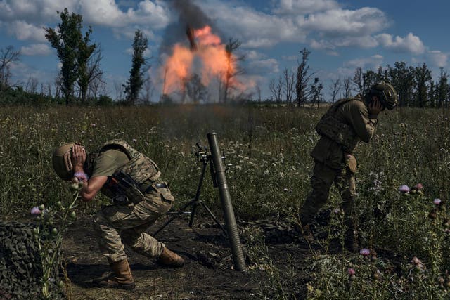 <p>Ukrainian forces fire on Russian positions on the front line in eastern Ukraine </p>