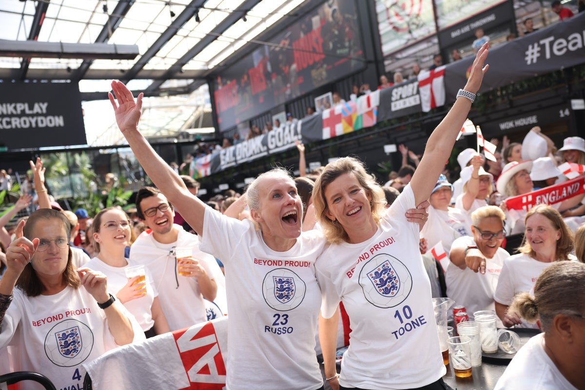 Watch live: Lionesses fans celebrate Women’s World Cup final in London