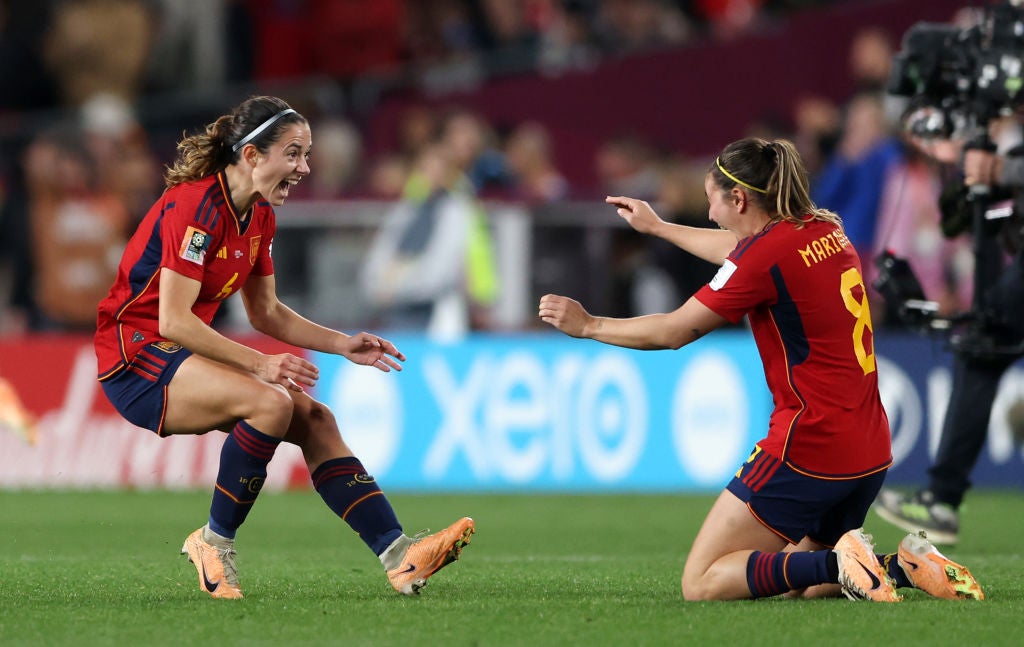 Aitana Bonmati celebrates with Barcelona teammate Mariona Caldentey