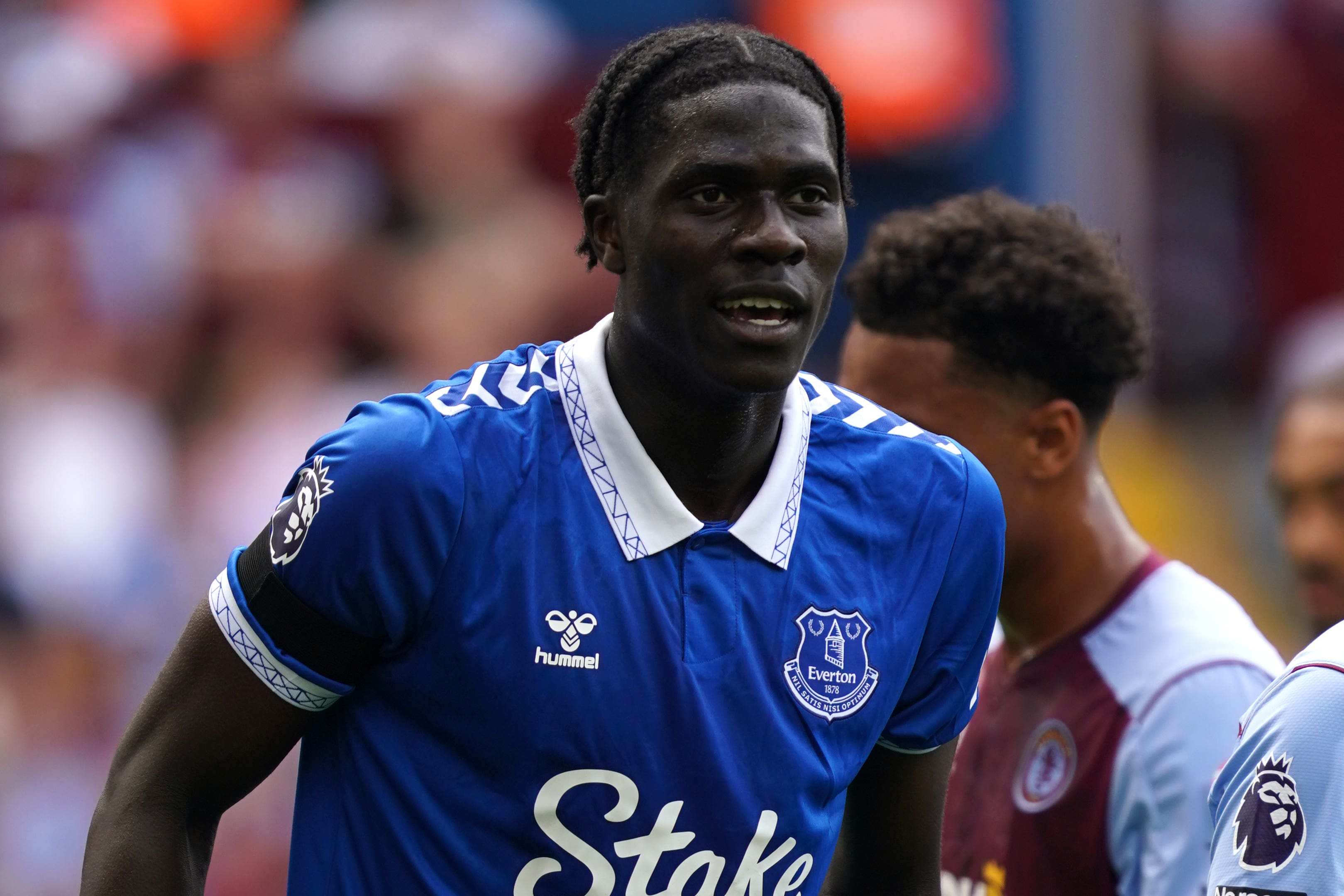 Everton condemn 'vile' racist abuse aimed at midfielder Amadou Onana | The  Independent