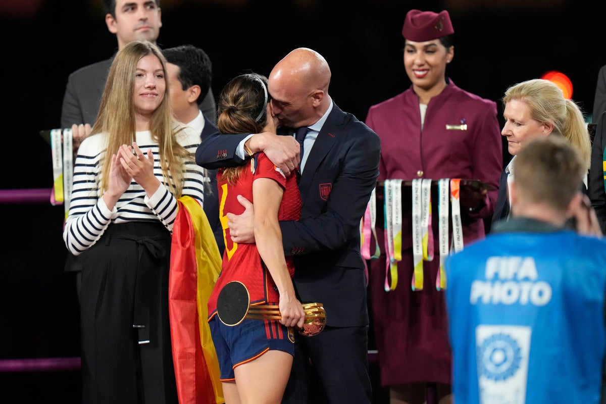Spanish FA president apologises for kissing forward Jenni Hermoso at World Cup final