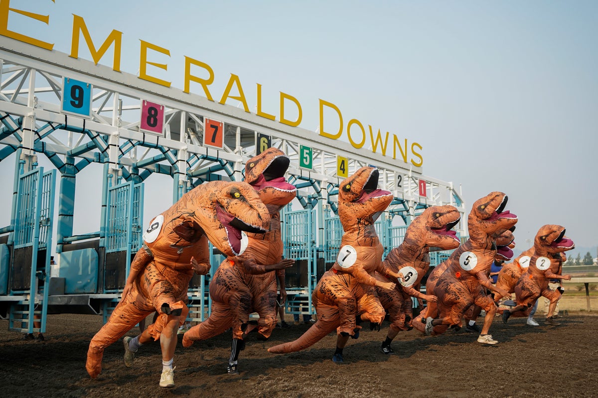 Boston Riding T Rex 'T. rexes' race to photo finish at Washington state track | The Independent