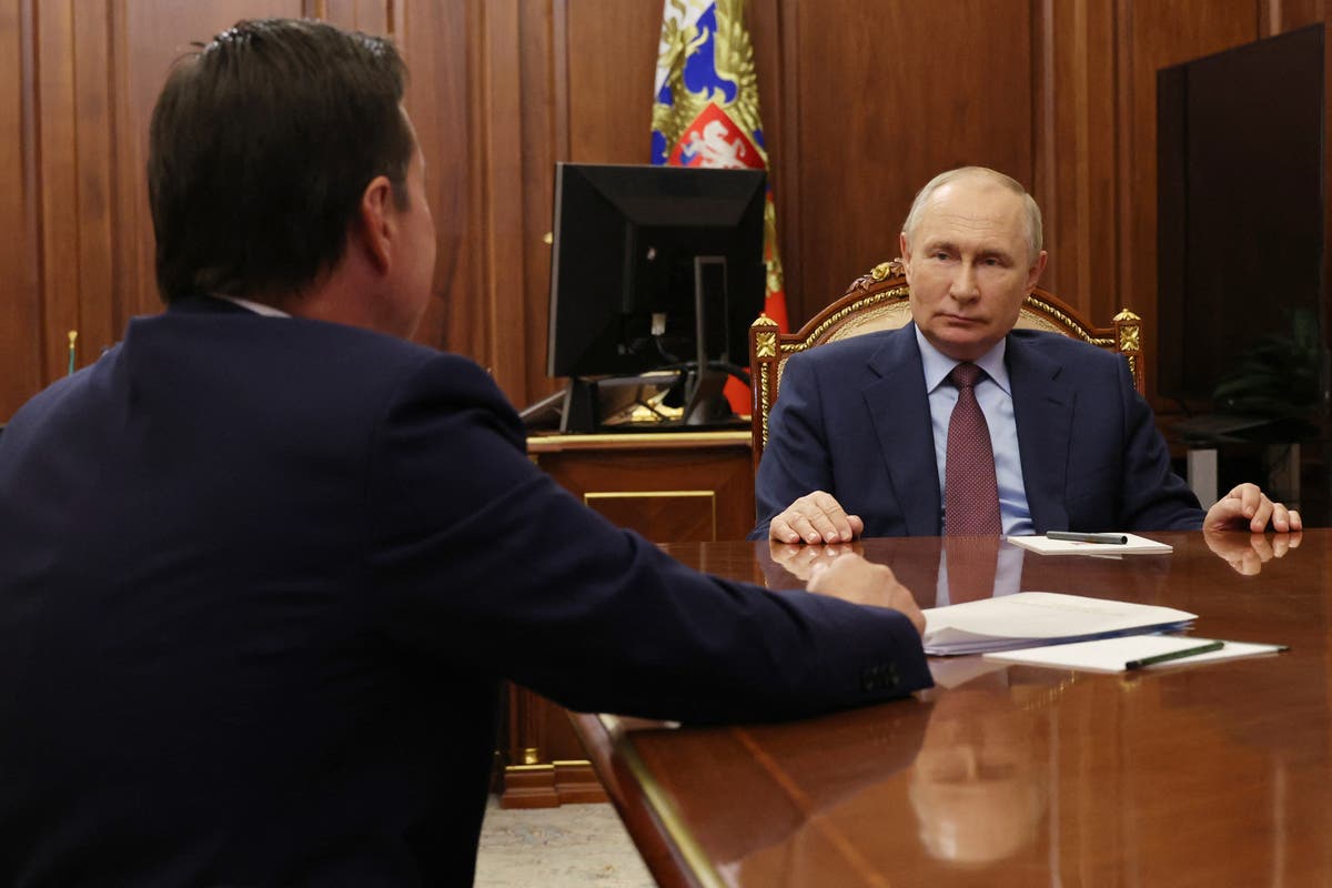 Ukraine war &ndash; live: Russia closes major airports as Moscow apartments hit in drone strike