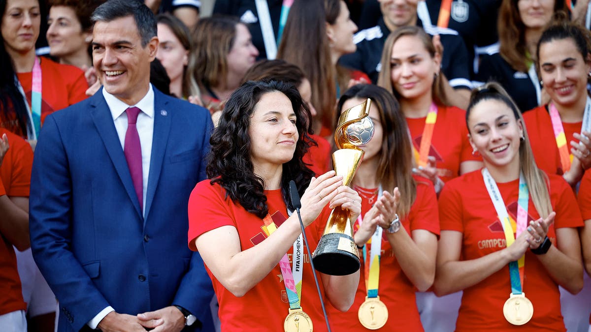 Watch live: Spain&rsquo;s World Cup champions welcomed home by acting prime minister