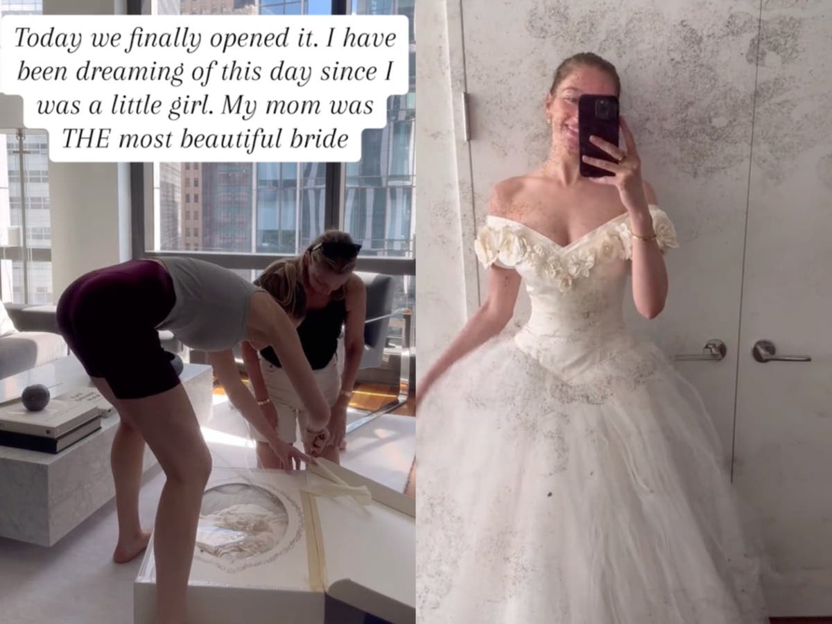 عروس تجرب فستان زفاف والدتها بعد 30 عاما من زواج والديها