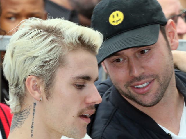 <p>Justin Bieber (left) and Scooter Braun in 2020</p>