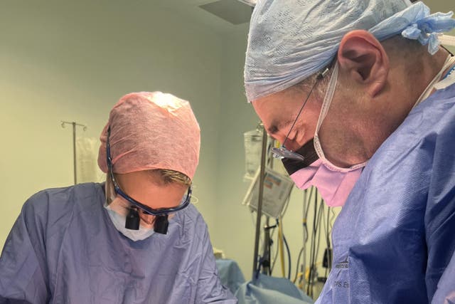 Isabel Quiroga and Richard Smith during the operation for the UK’s first womb transplant (Womb Transplant UK/PA)