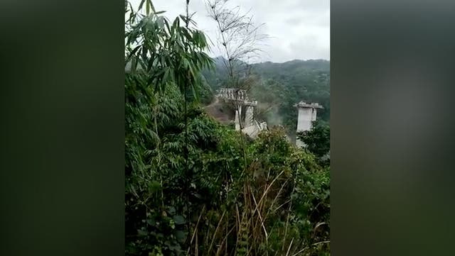 <p>Bridge collapses in India’s Mizoram killing at least 17. </p>