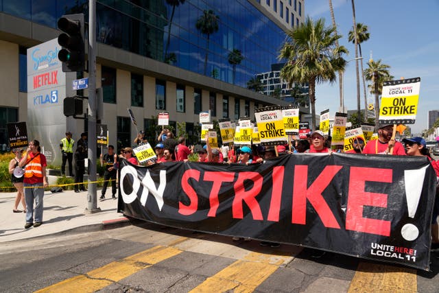California-Striking Workers-Benefits