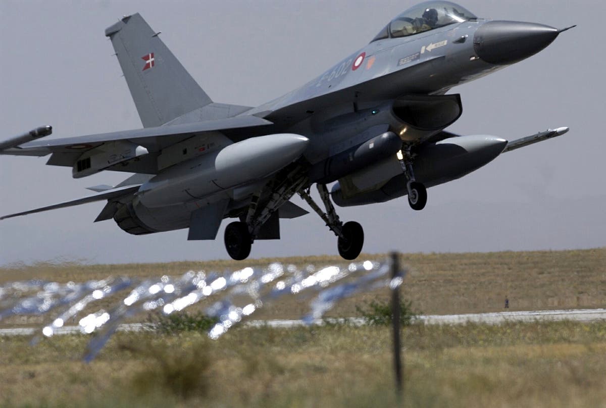 USA begynner å trene ukrainske piloter på F-16 på flybasen i Arizona