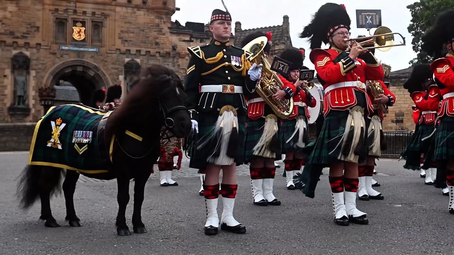 <p>UK Armed Forces play Ukrainian songs to celebrate country’s Independence Day.</p>