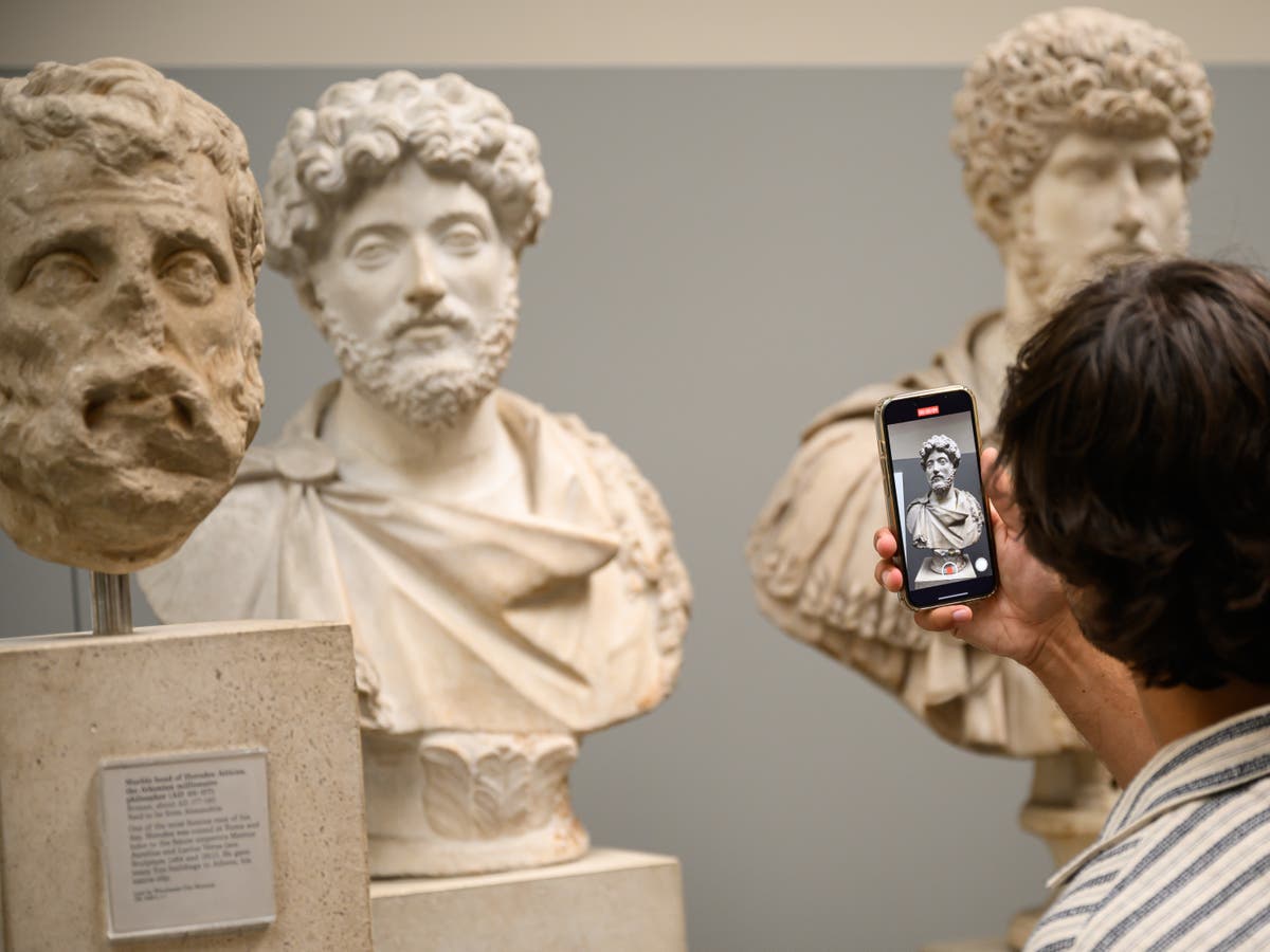 &lsquo;Incredibly poor&rsquo; British Museum security let thief take valuables over years, ex-curator claims