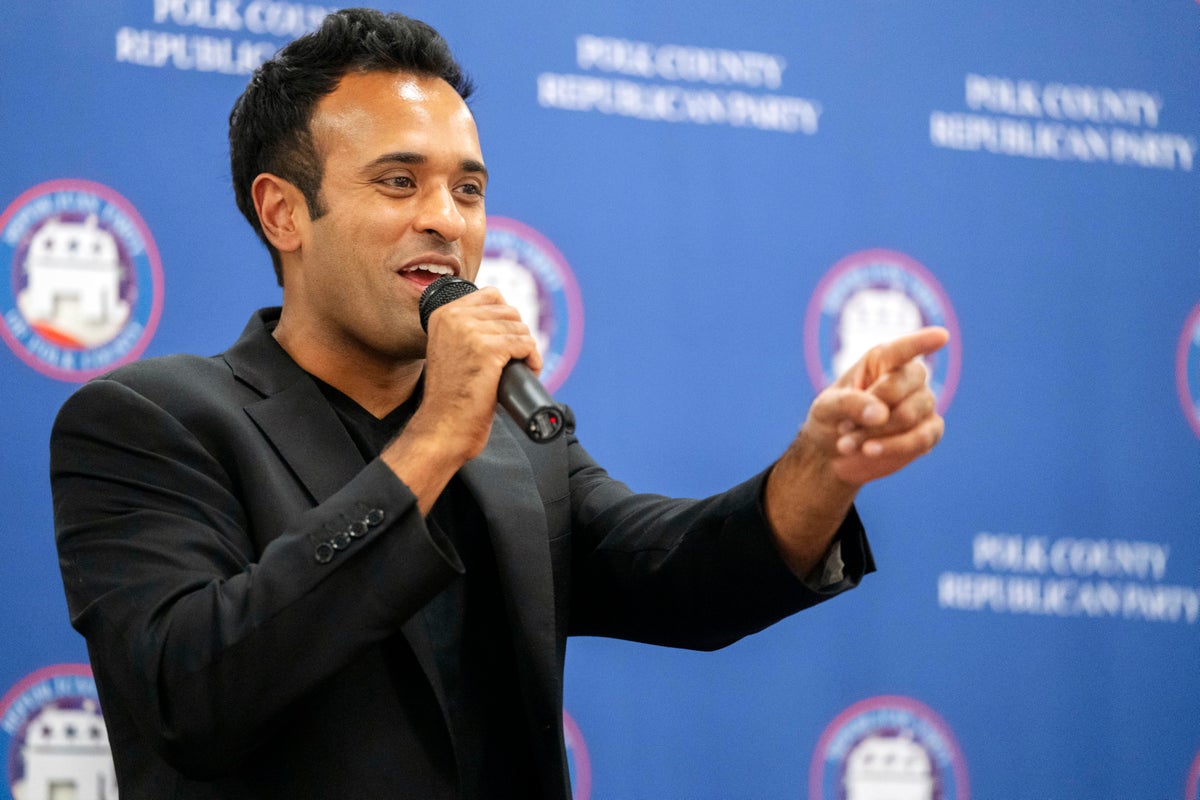 Ramaswamy faces curiosity and skepticism in Iowa after center-stage ...