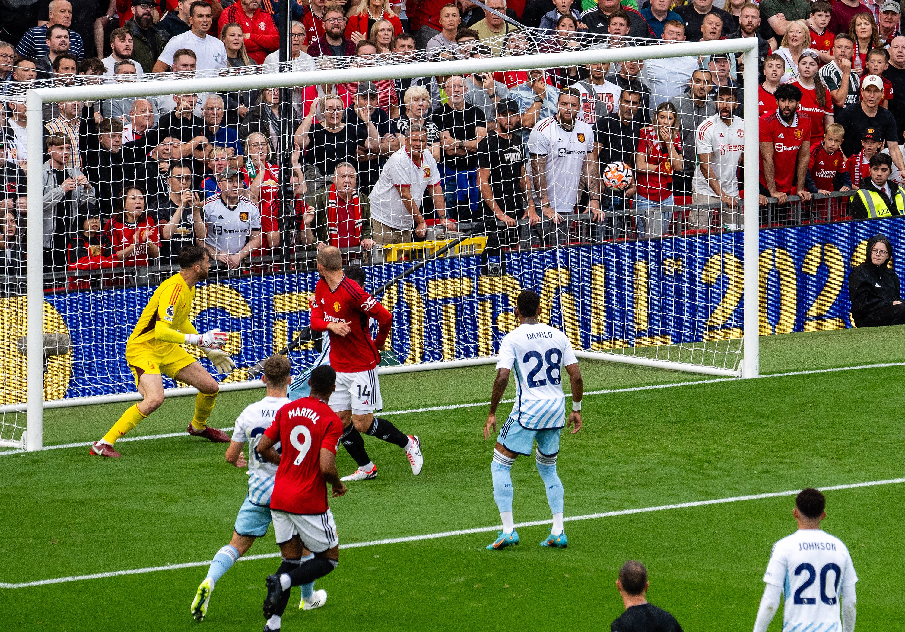 Bruno Fernandes gives Manchester United's season lift-off with stirring  comeback against Forest