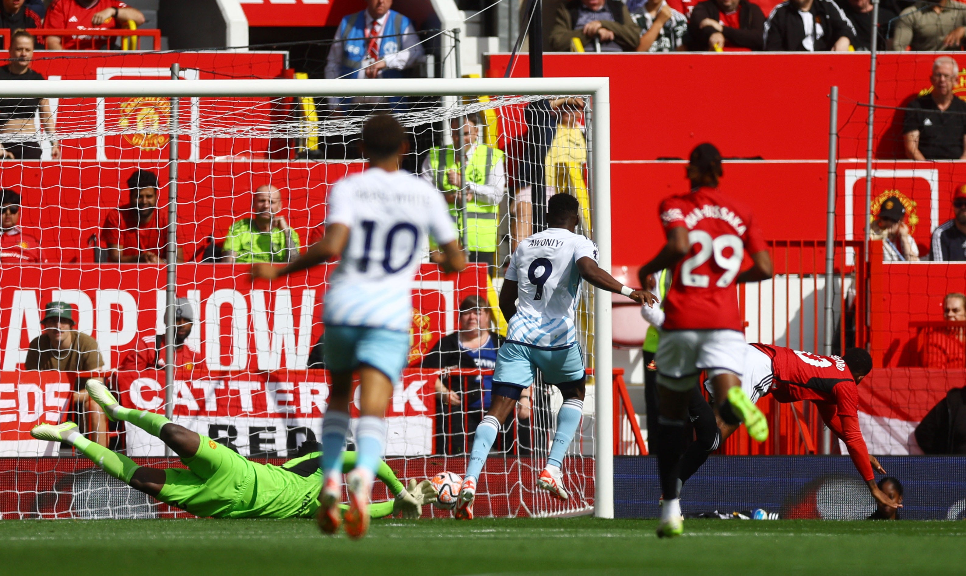 Taiwo Awoniyi puts Nottingham Forest in front at Old Trafford