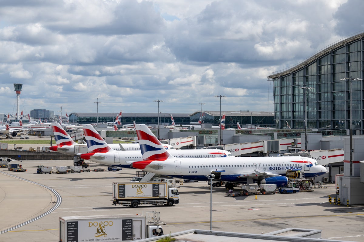 Airlines continue to cancel flights on Tuesday after UK air traffic control chaos – latest