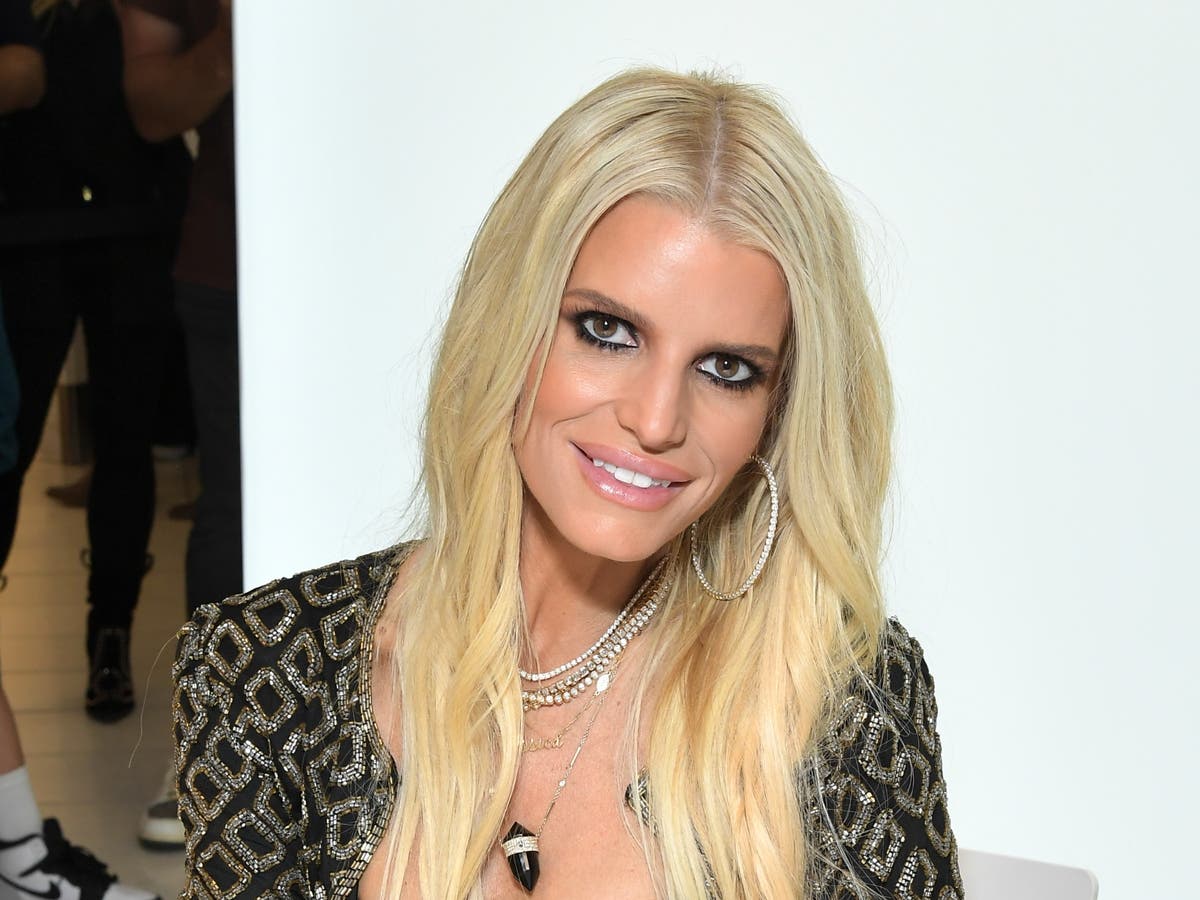 The Reinvention of Jessica Simpson: How star battled weight and personal  demons to stage comeback - MEAWW