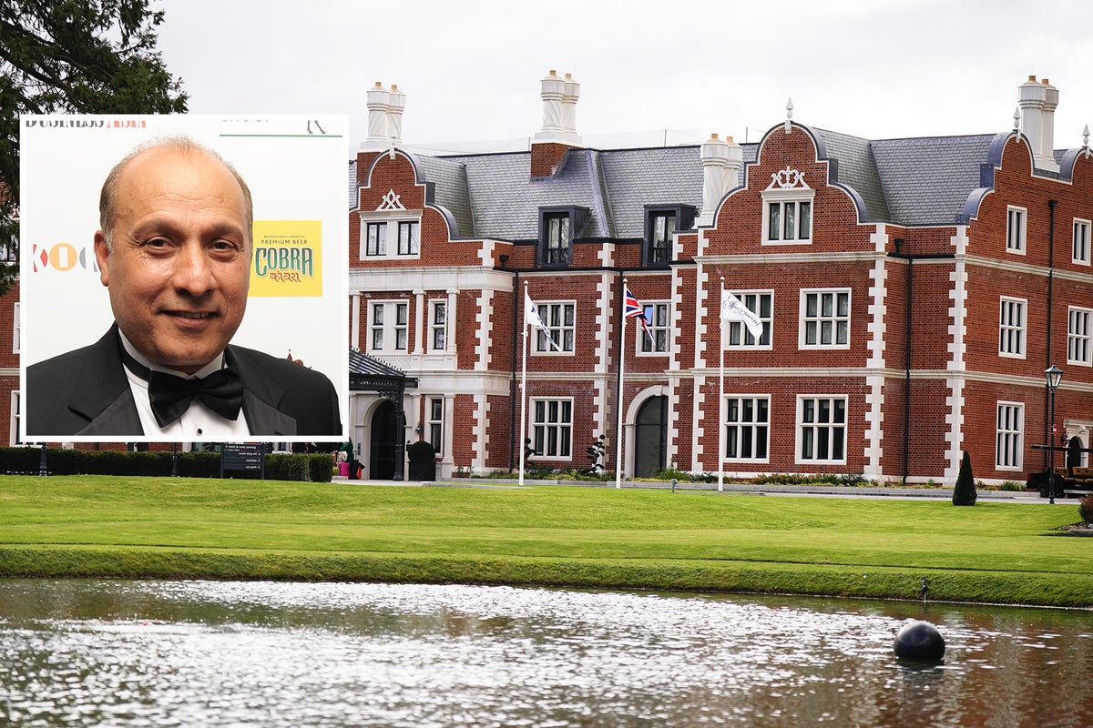 Billionaire Tory donor ordered to demolish five-star hotel that hosted Brexit agreement