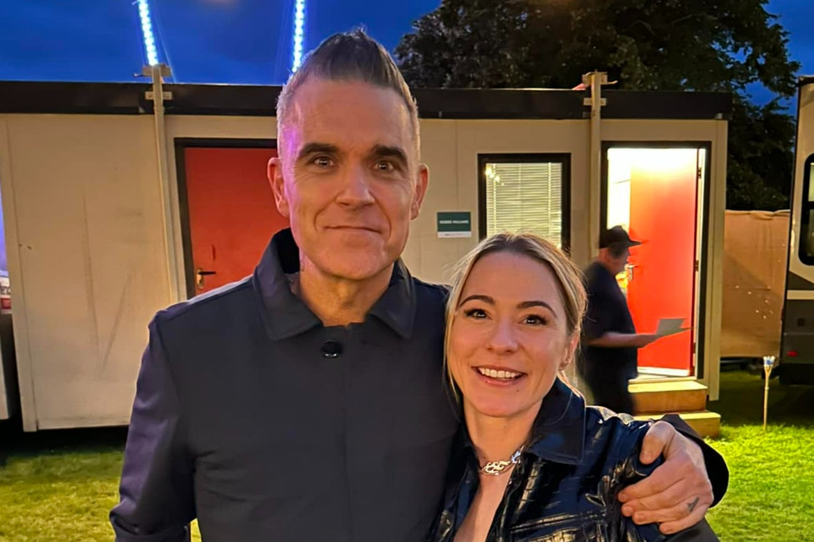 Robbie Williams and Lucy Spraggan