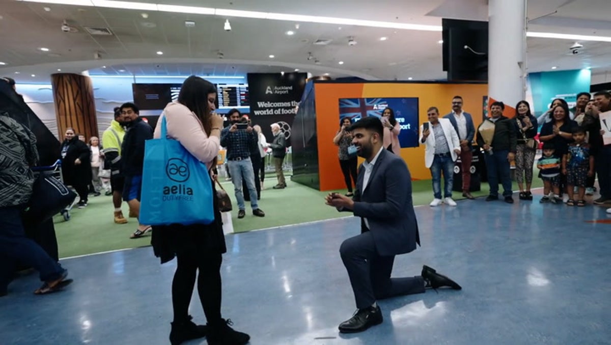 Man proposes to girlfriend over PA system at Auckland Airport