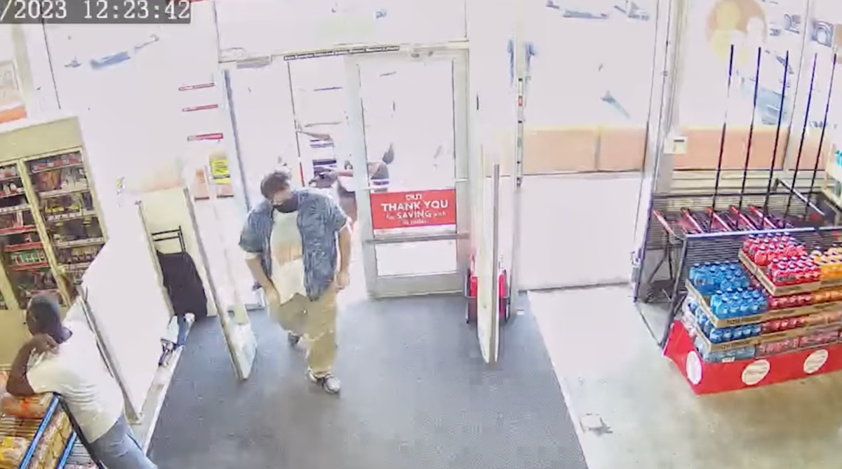 Chilling video reveals Jacksonville gunman stopped at another discount store before Dollar General shooting - Vimarsana News
